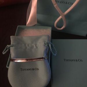 Tiffany’s sterling silver 1837 collection bangle